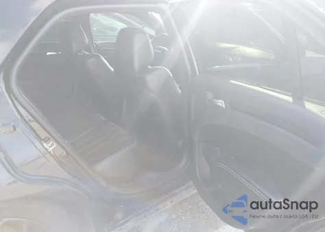 2013 Chrysler 300 300S z USA, uszkodzony, nr VIN 2C3CCABG1DH728050